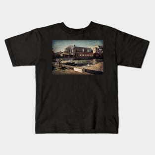 The Old Brewery Stables By The Kennet Kids T-Shirt